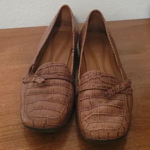 Michelle D brown loafers